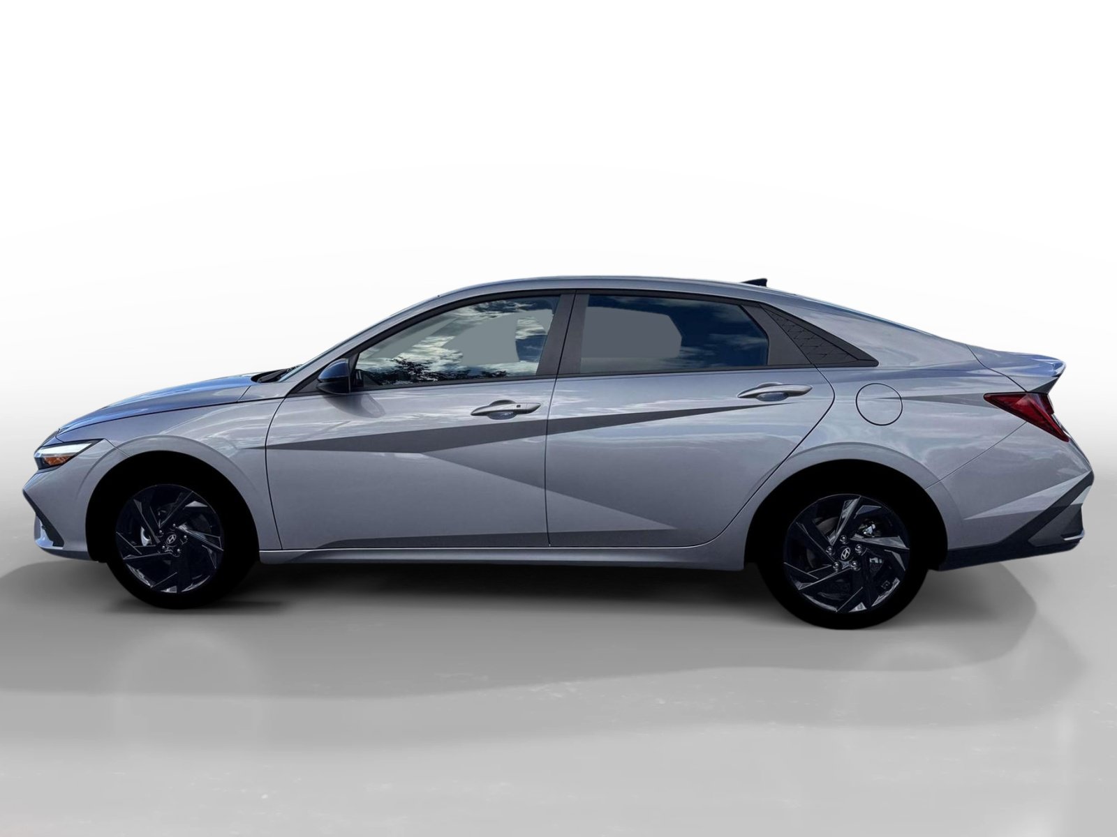 New 2026 Hyundai Elantra SEL w/ Cargo Package FWD image 3