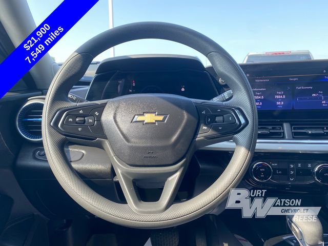 Used 2025 Chevrolet Trax LT FWD image 23