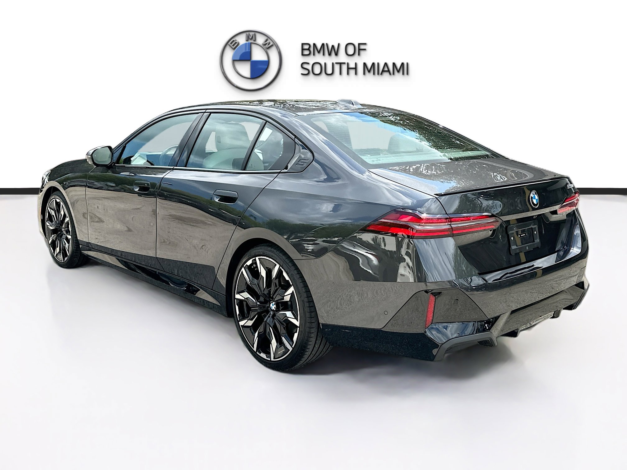 Certified 2024 BMW 530i 530i w/ M Sport Package image 5