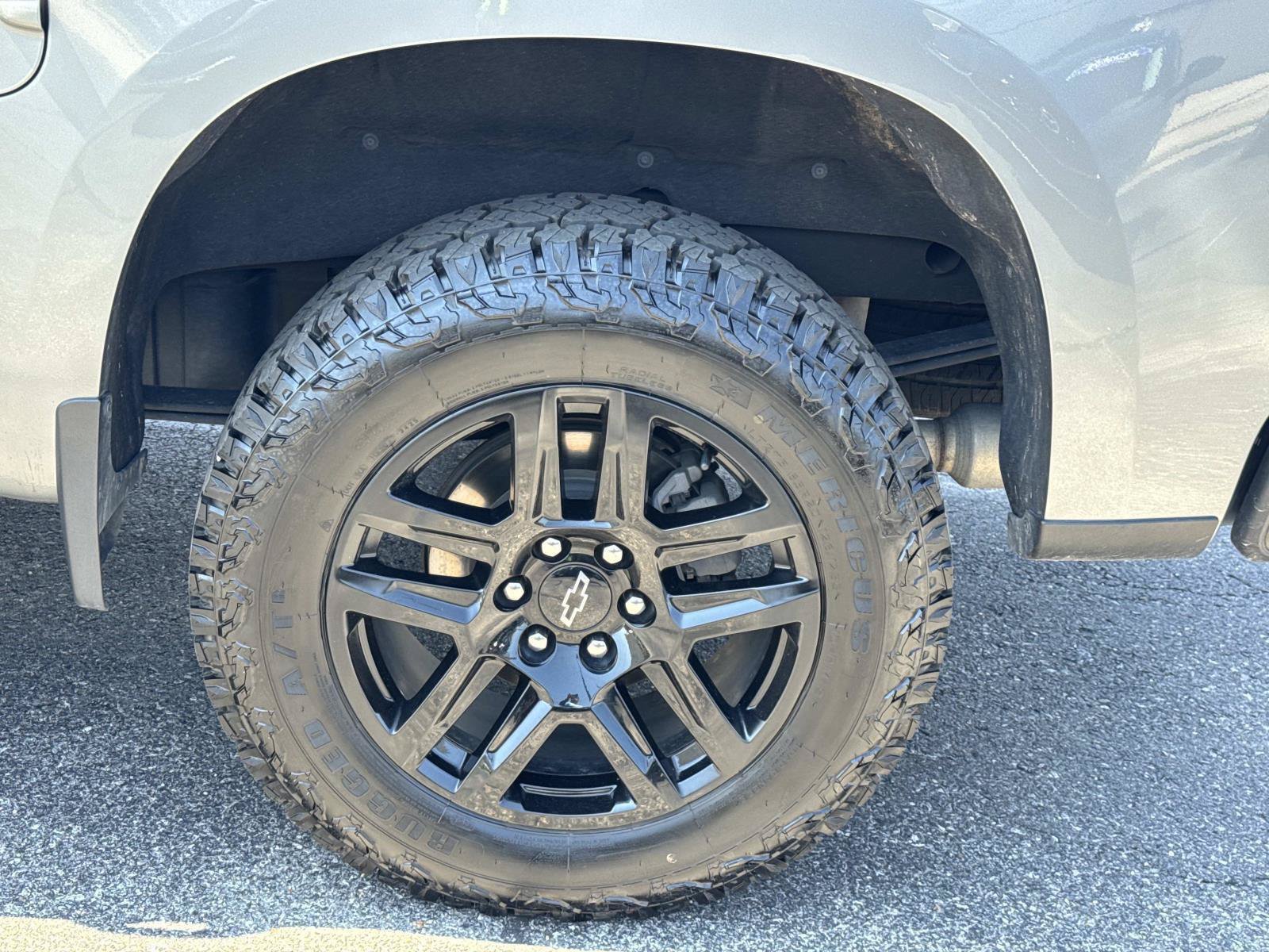 Used 2023 Chevrolet Silverado 1500 LT Trail Boss w/ Protection Package AWD/4WD image 3