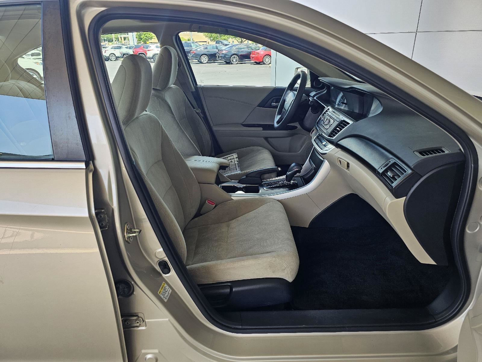 Used 2014 Honda Accord EX image 12
