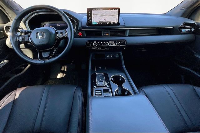 Used 2025 Honda Pilot Black Edition image 7