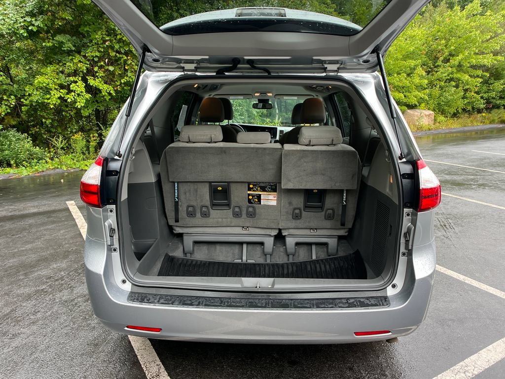 Used 2018 Toyota Sienna LE AWD/4WD image 23