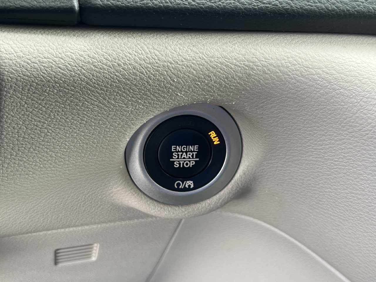 Used 2022 Chrysler Voyager LX FWD image 21