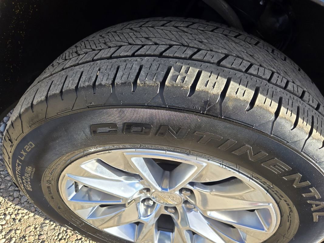 Used 2021 Chevrolet Tahoe Premier w/ Premium Package image 34