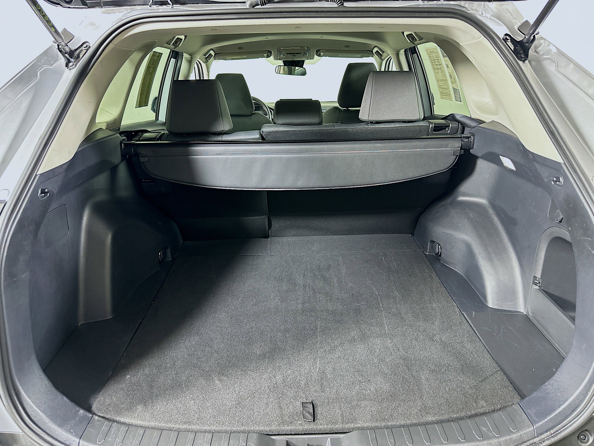 Used 2025 Toyota RAV4 XLE image 27