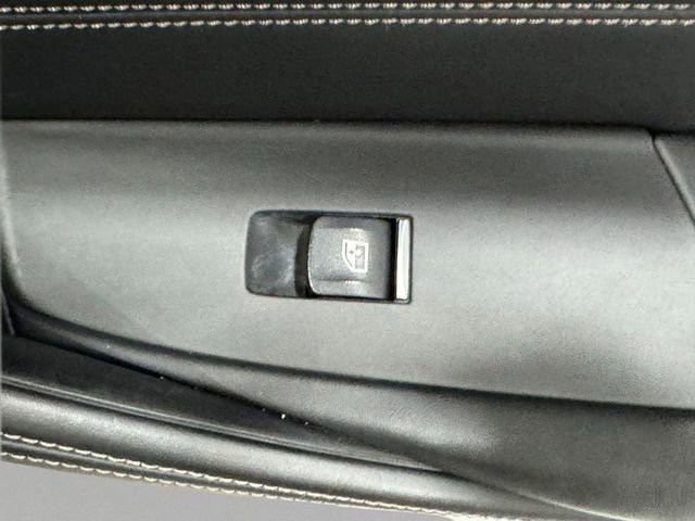 Used 2018 BMW M550i xDrive w/ Driving Assistance Package image 27