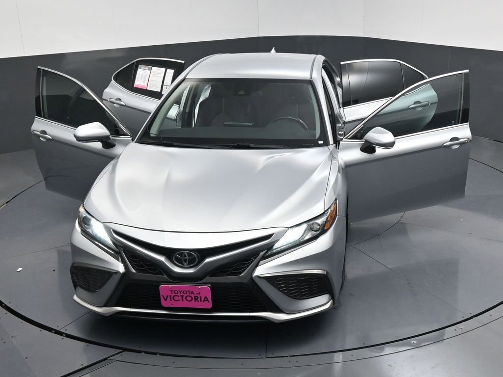 Used 2021 Toyota Camry XSE image 29