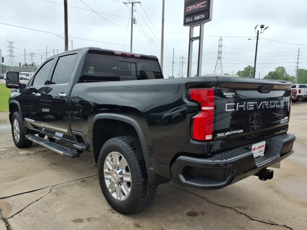 Used 2024 Chevrolet Silverado 2500 High Country w/ High Country Premium Package AWD/4WD image 5