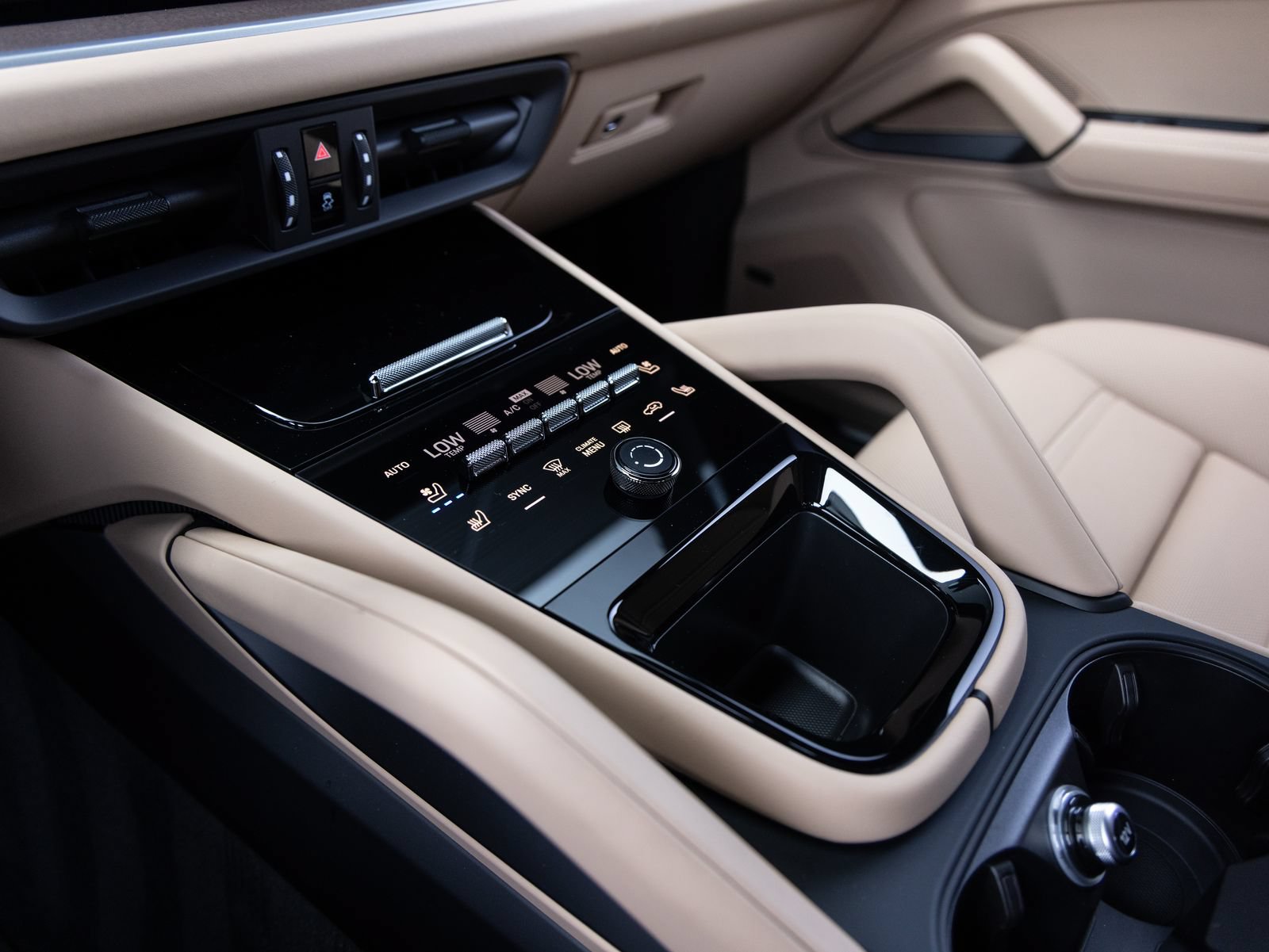 New 2026 Porsche Cayenne AWD/4WD image 17