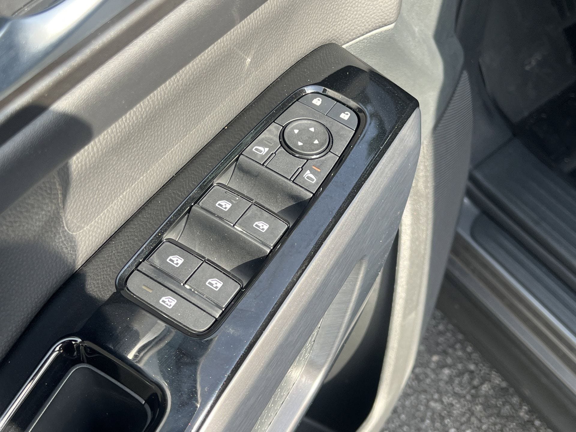 New 2026 Nissan Pathfinder SL AWD/4WD image 15