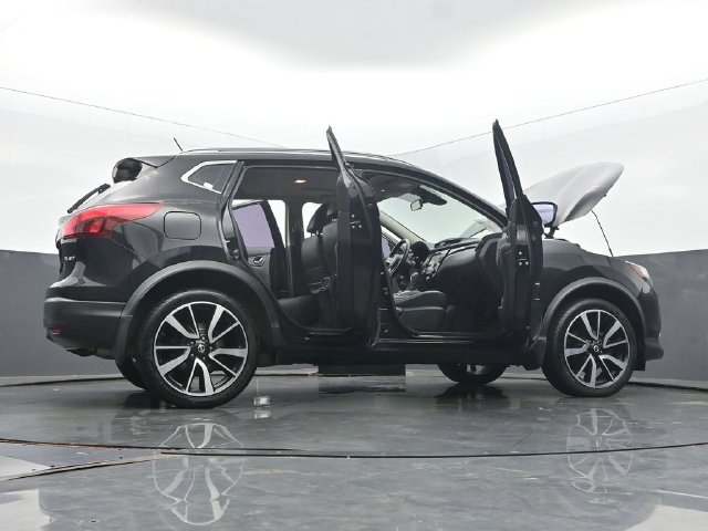 Used 2017 Nissan Rogue Sport SL w/ SL Premium Package AWD/4WD image 56