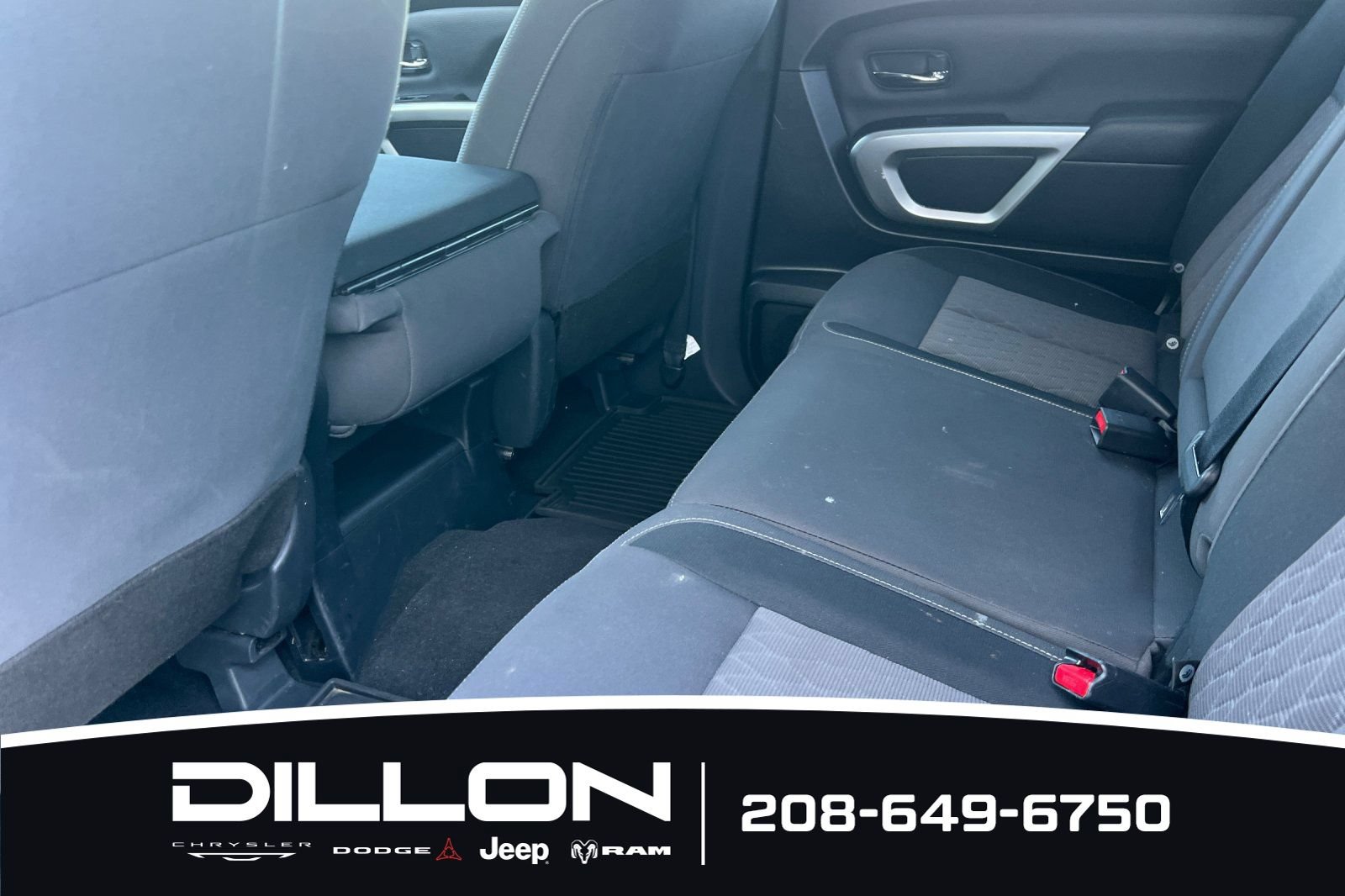 Used 2024 Nissan Titan SV AWD/4WD image 12