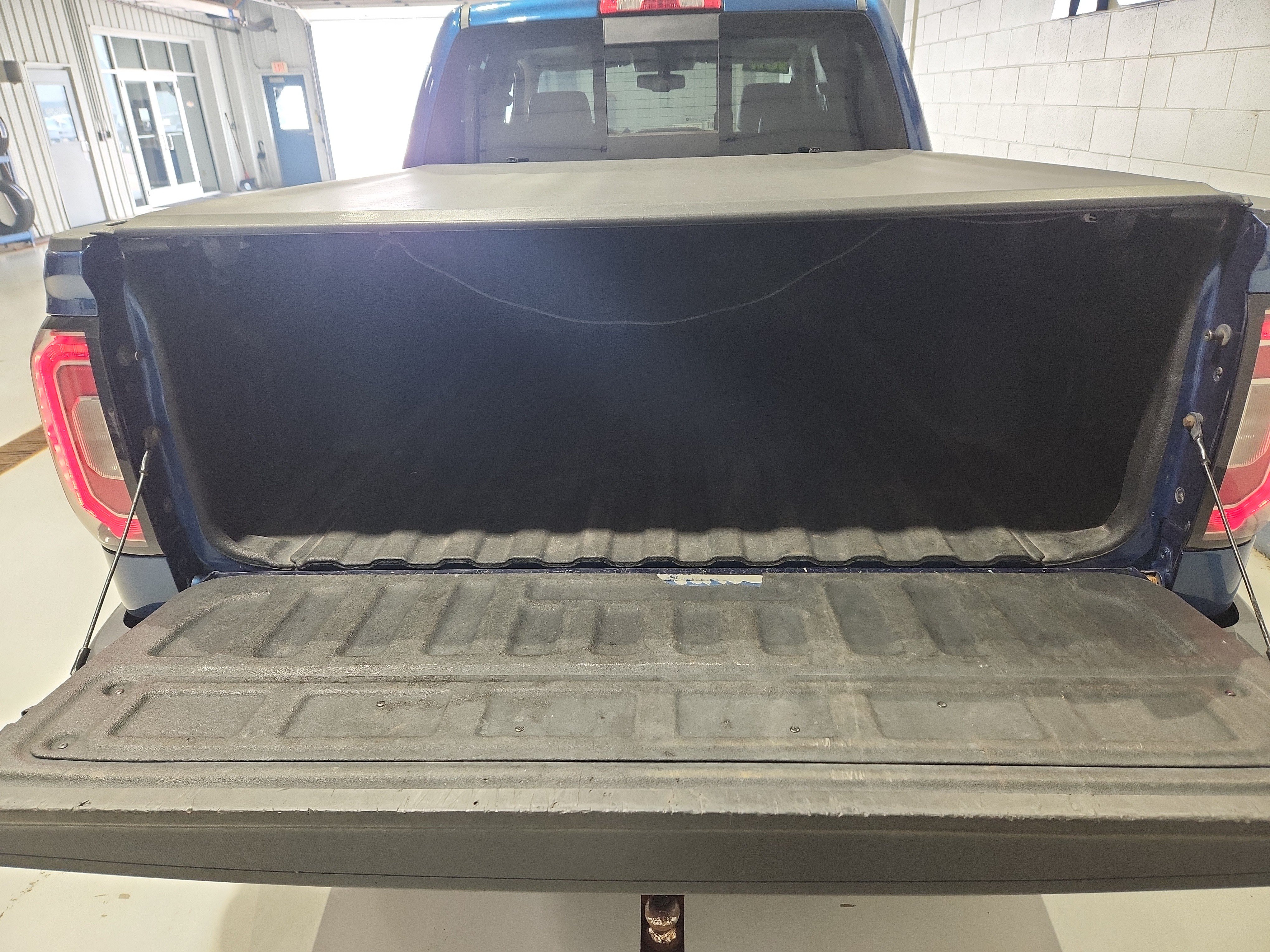 Used 2017 GMC Sierra 1500 SLT AWD/4WD image 21