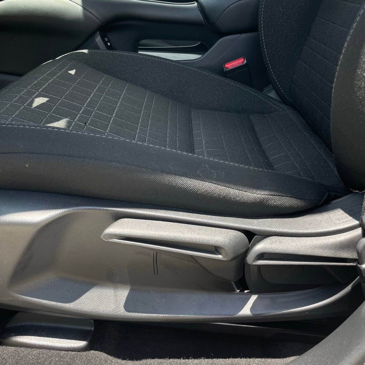 Used 2025 Honda HR-V LX image 22