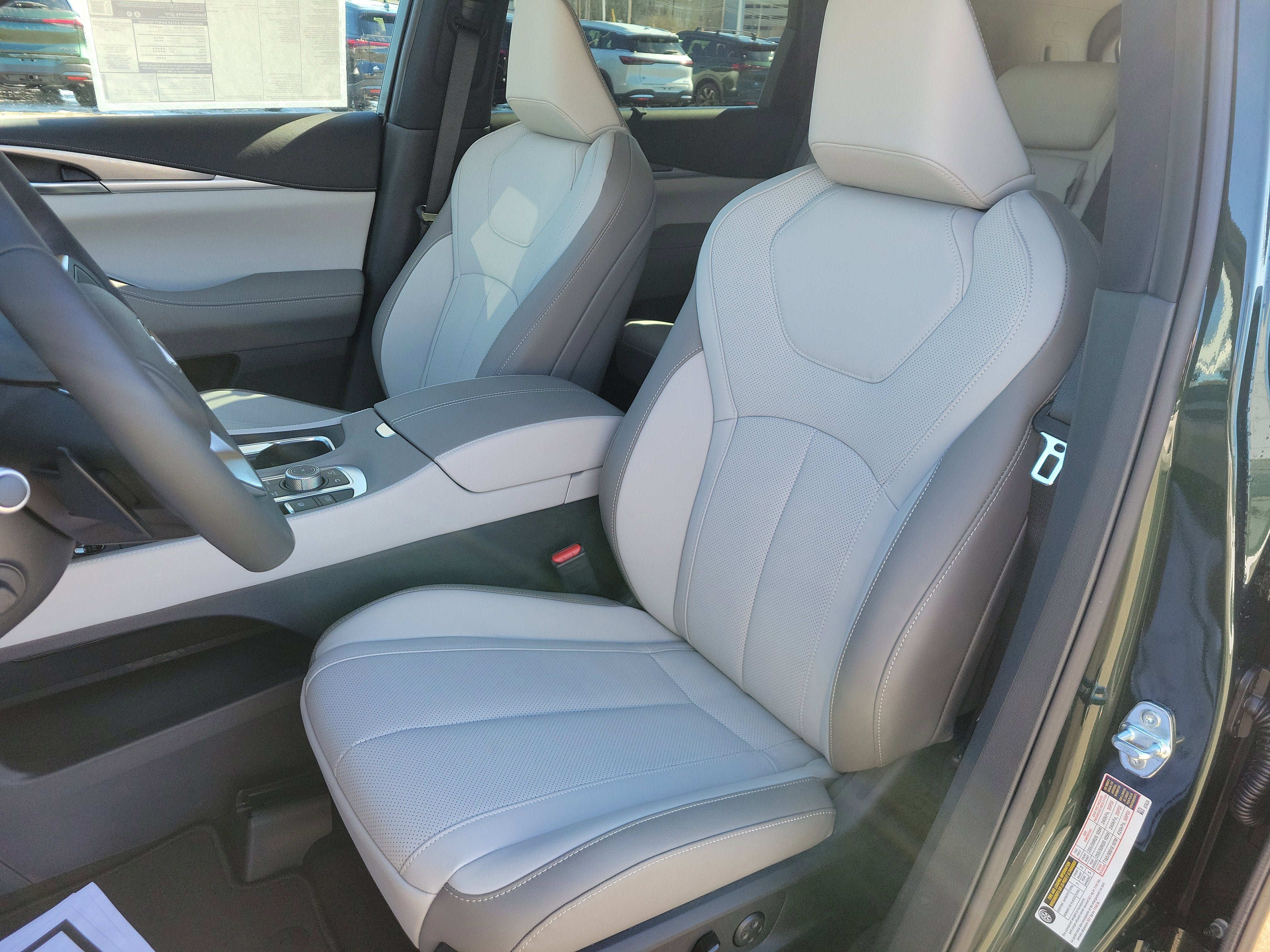 New 2026 INFINITI QX60 Luxe w/ Cargo Package image 4