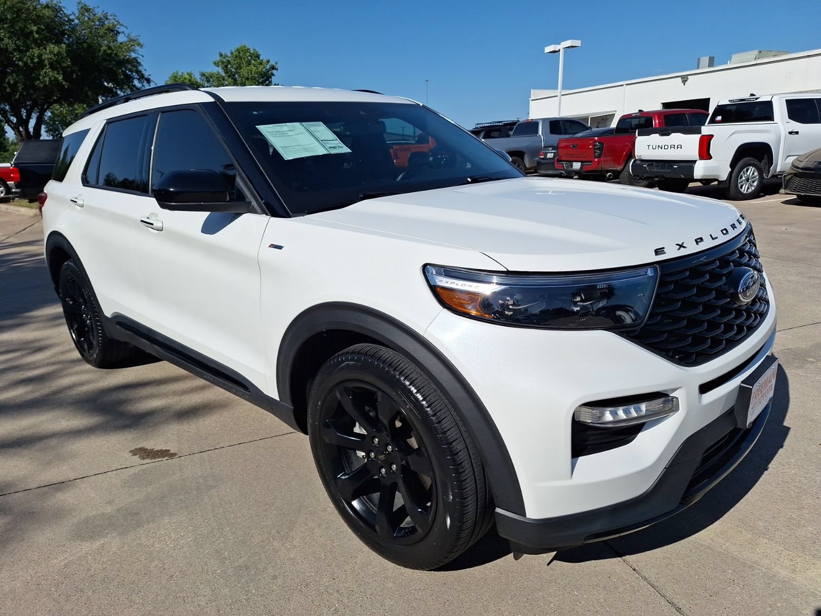 Used 2023 Ford Explorer ST-Line w/ Class IV Trailer Tow Package RWD image 8