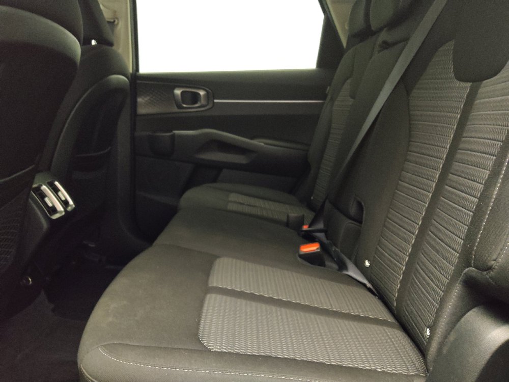 Used 2024 Kia Sorento LX FWD image 18