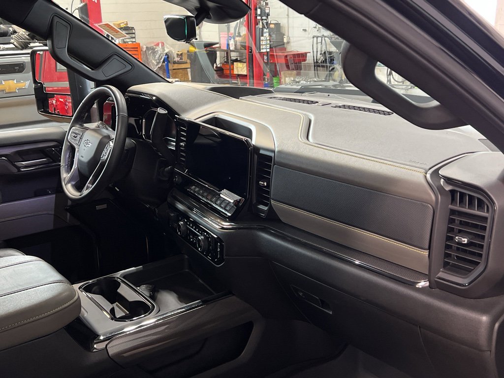 Used 2024 Chevrolet Silverado 2500 ZR2 w/ Technology Package image 29