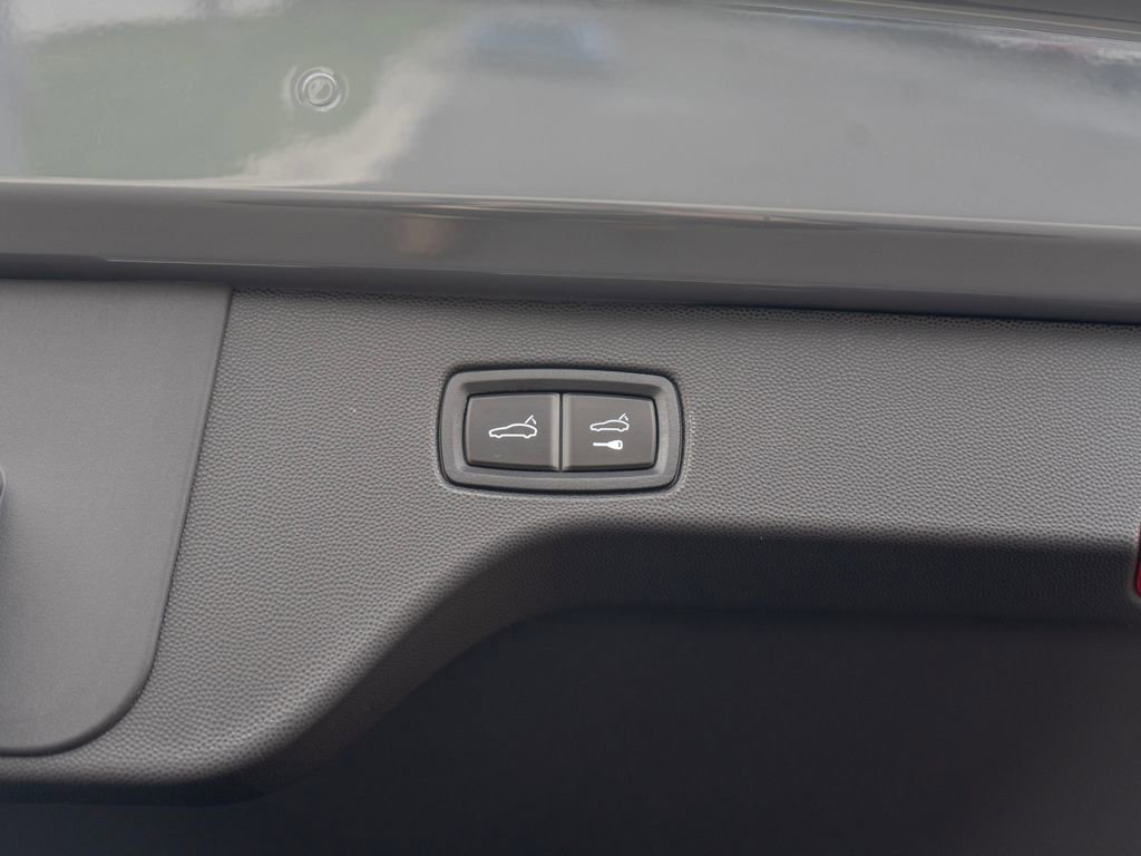 New 2025 Porsche Macan Turbo Electric image 38