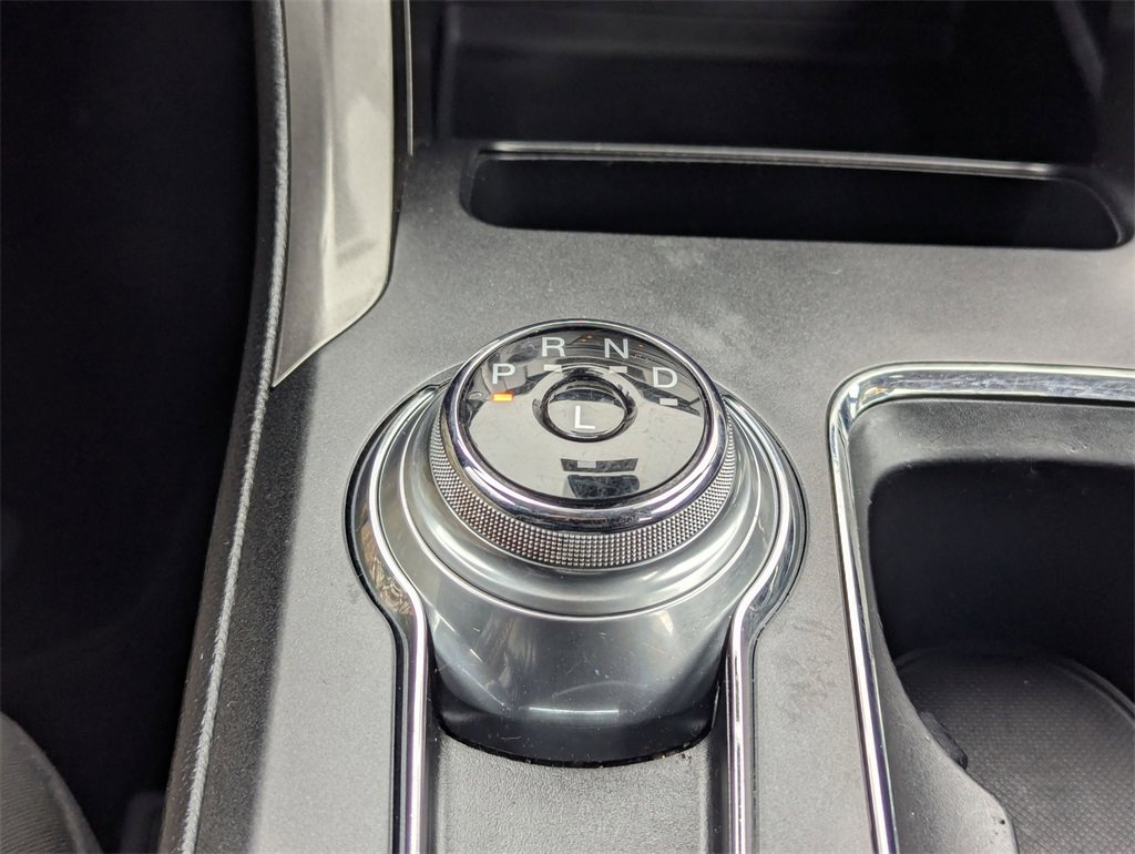 Used 2020 Ford Fusion SE image 18