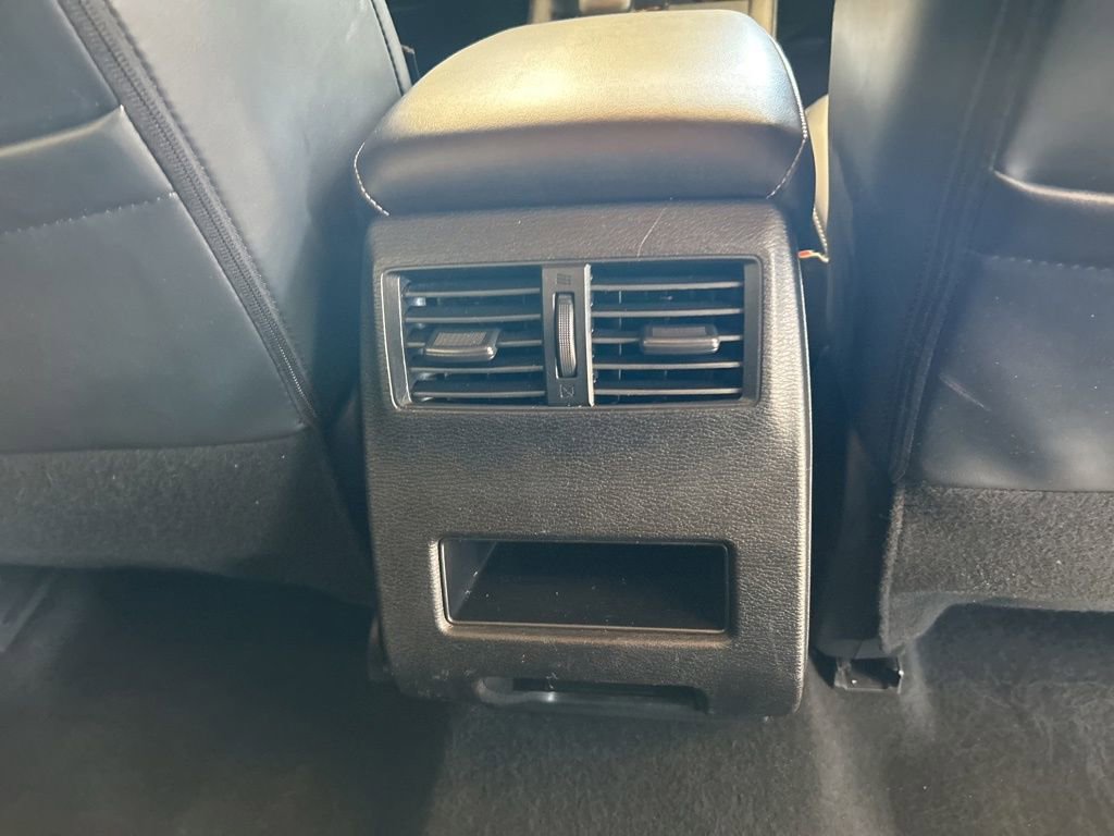 Used 2024 Mitsubishi Outlander SE image 32