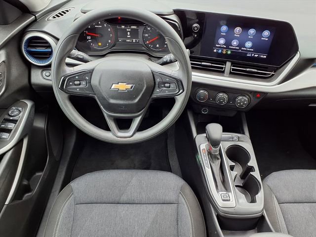 Used 2024 Chevrolet Trax LS w/ LS Convenience Package image 5