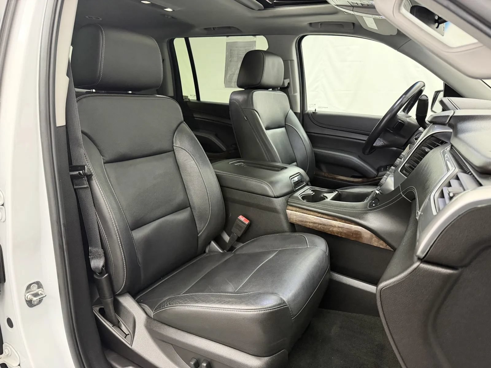 Used 2018 Chevrolet Suburban LT AWD/4WD image 31