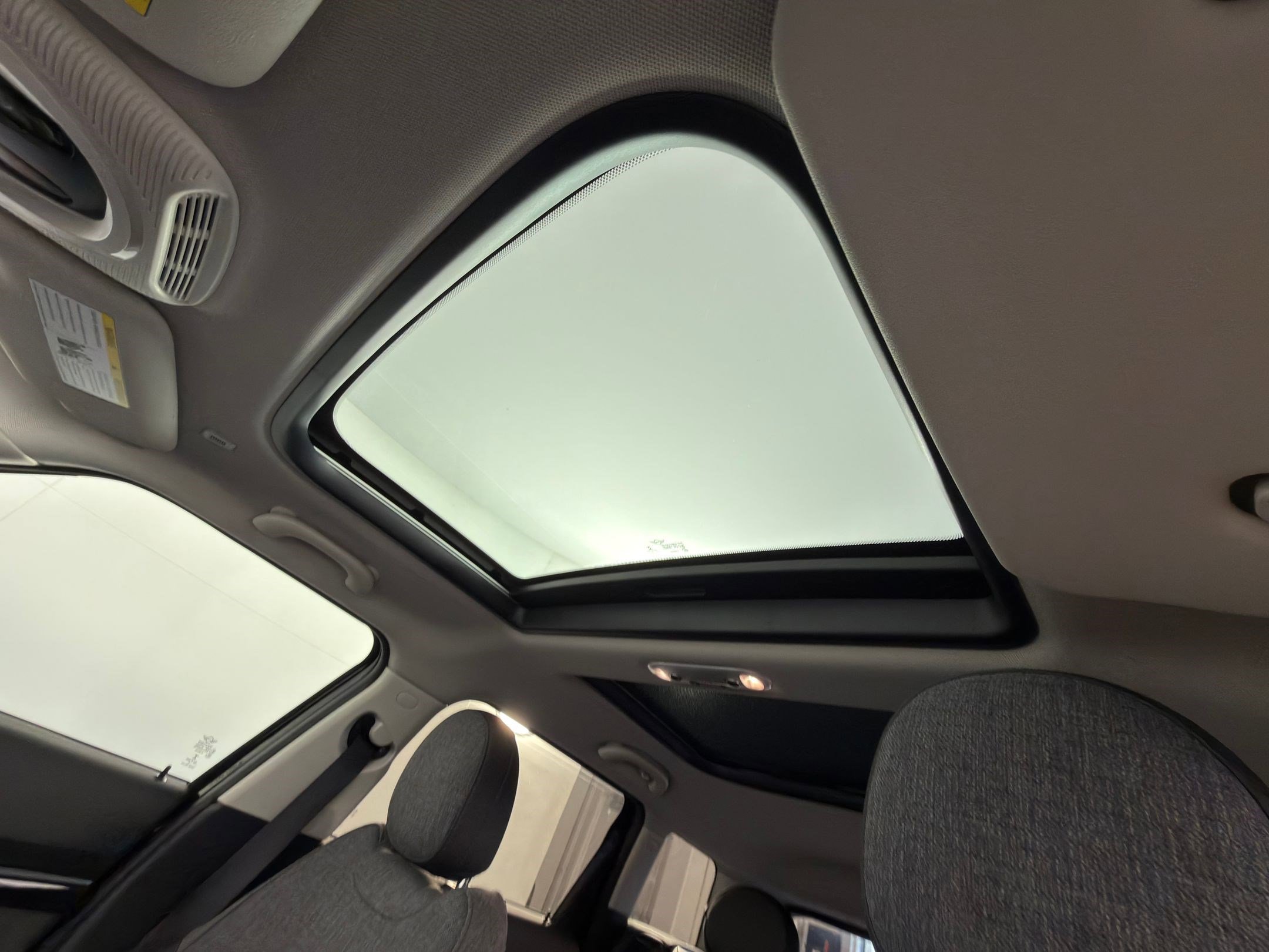 Used 2022 MINI Cooper Clubman S w/ Premium Package image 14