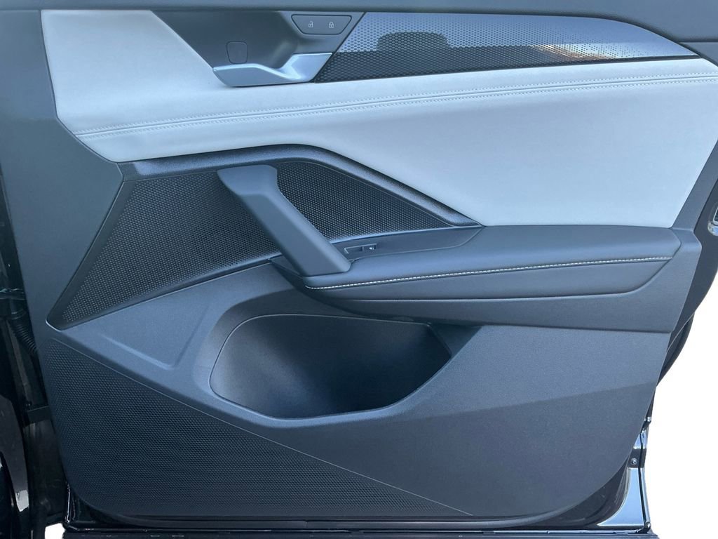 New 2026 Volkswagen Tiguan SE AWD/4WD image 16