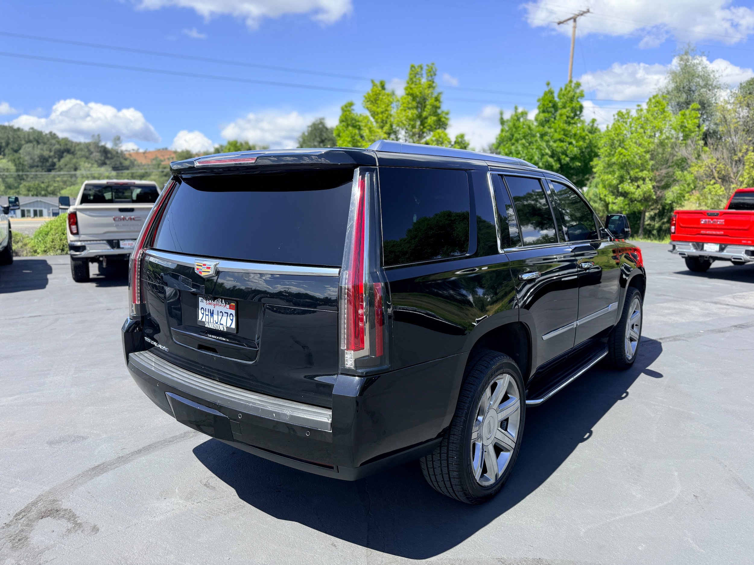 Used 2019 Cadillac Escalade Luxury AWD/4WD image 7