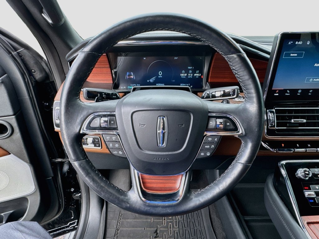 Used 2023 Lincoln Navigator Reserve AWD/4WD image 11