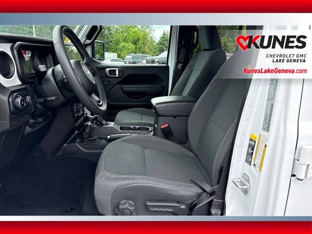 Used 2025 Jeep Wrangler Unlimited Sport AWD/4WD image 13