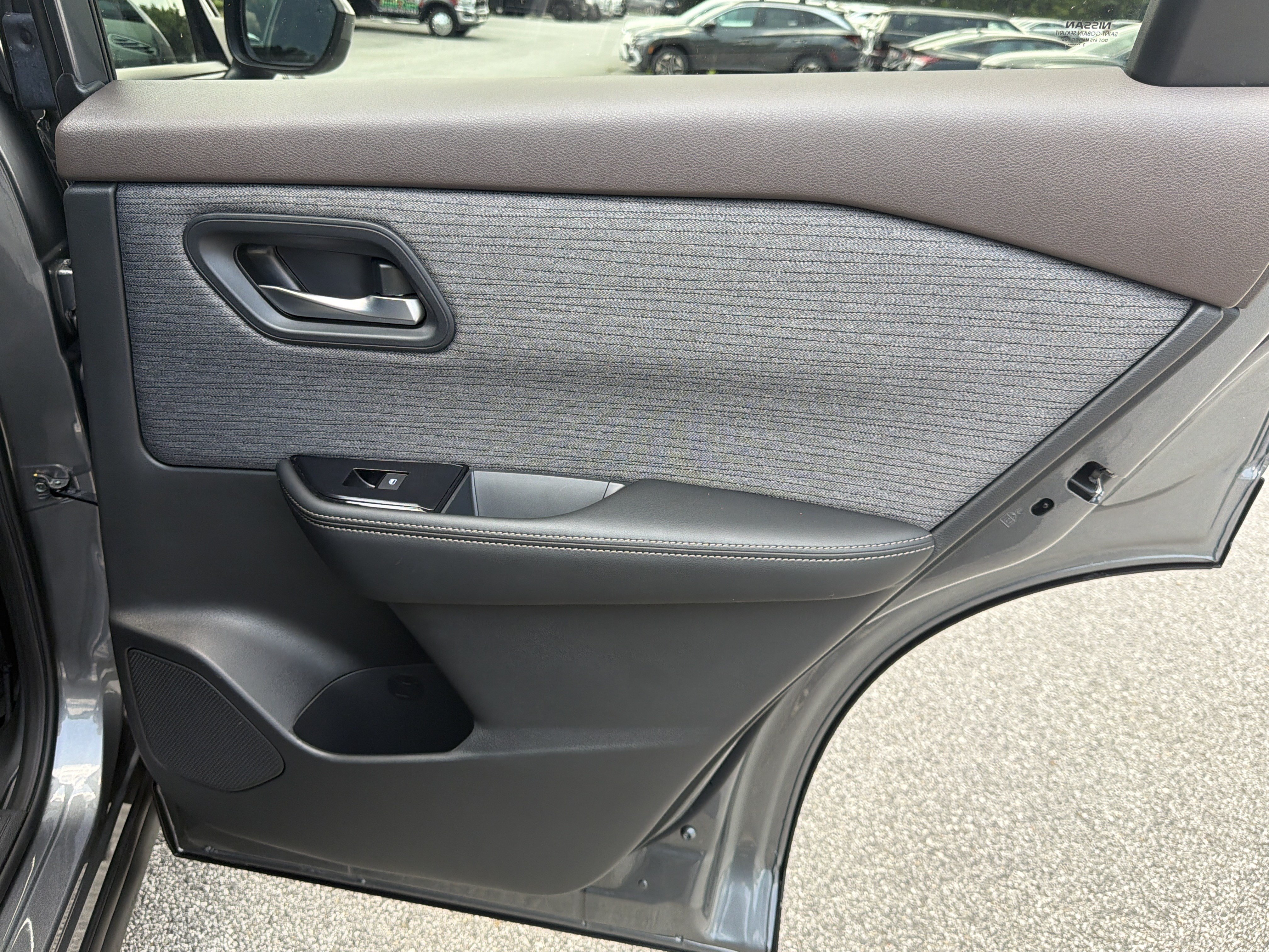 Used 2023 Nissan Rogue SV AWD/4WD image 19