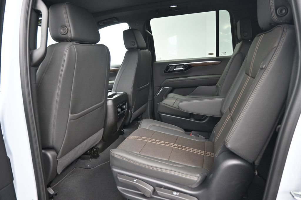 New 2026 Chevrolet Suburban High Country AWD/4WD image 16