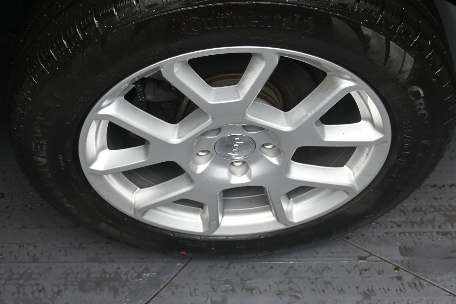 Used 2023 Jeep Renegade Latitude AWD/4WD image 13