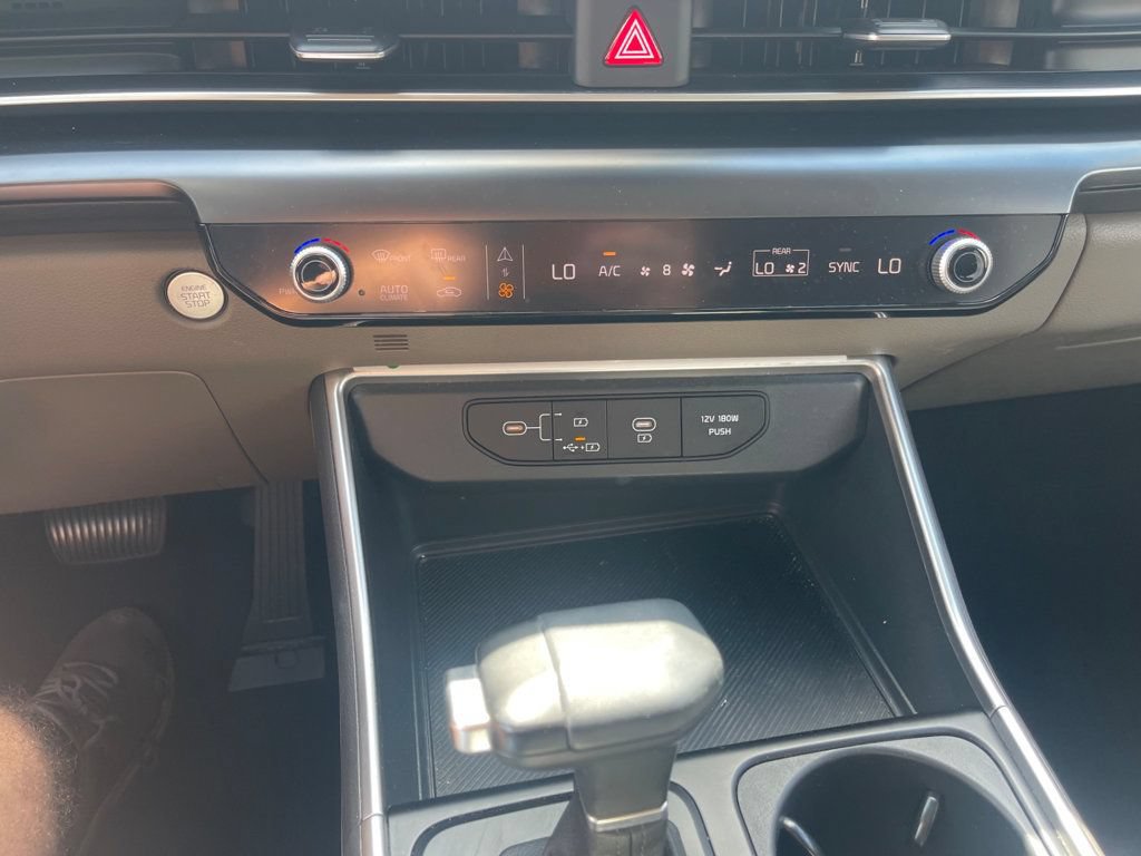 Used 2026 Kia Carnival FWD image 20