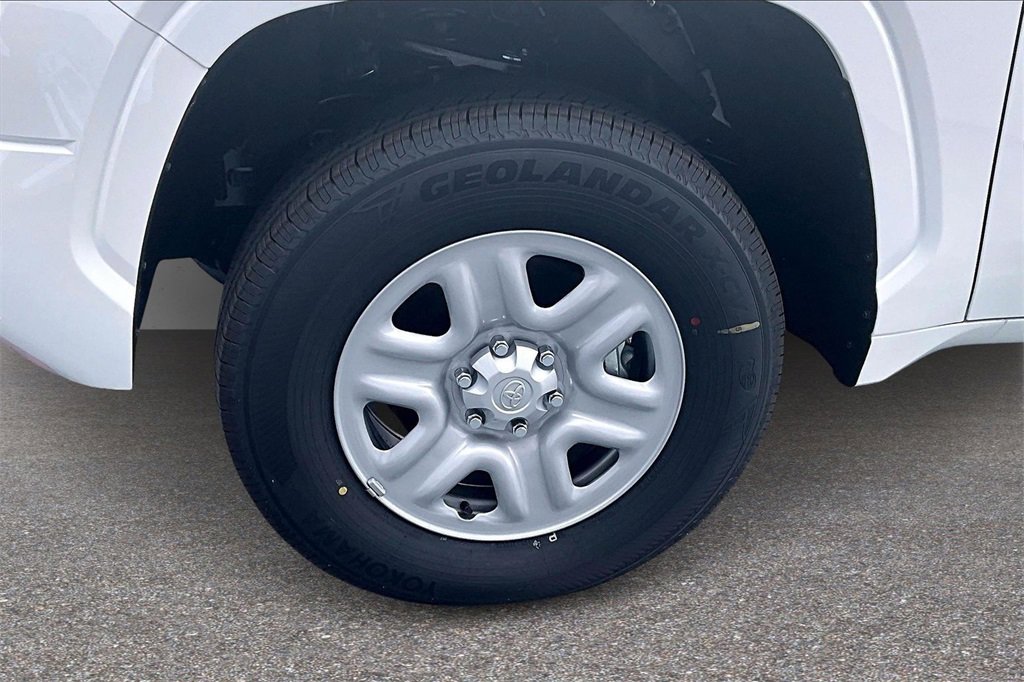 New 2026 Toyota Tundra SR image 10