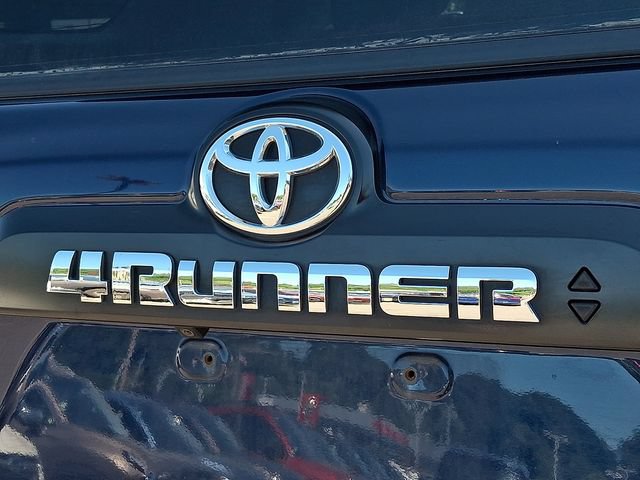 Used 2021 Toyota 4Runner TRD Off-Road Premium w/ Moonroof Package AWD/4WD image 35