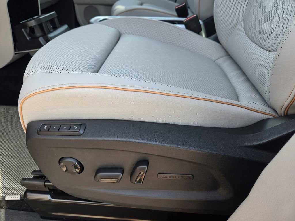 New 2025 Volkswagen ID. Buzz 1st Edition image 20