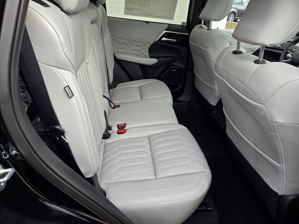 New 2026 Mitsubishi Outlander SEL AWD/4WD image 8