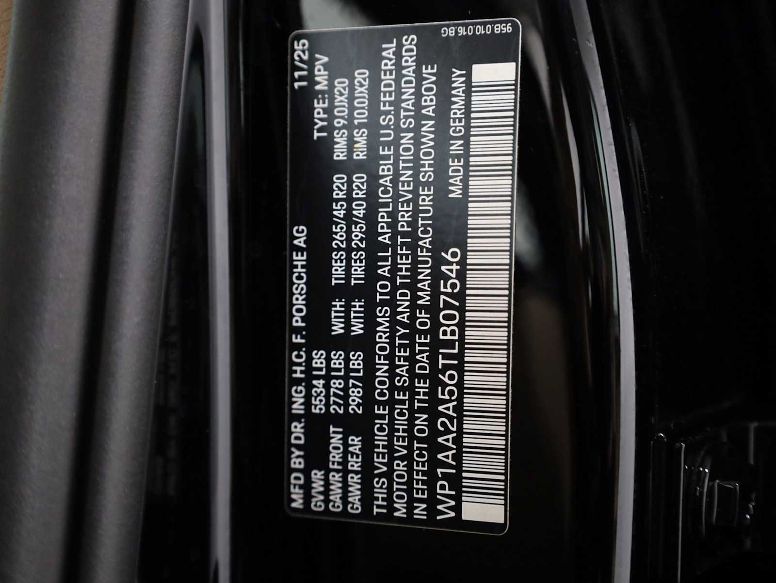 Certified 2026 Porsche Macan AWD/4WD image 44