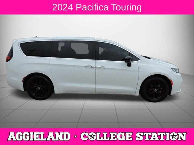Used 2024 Chrysler Pacifica Touring FWD image 2