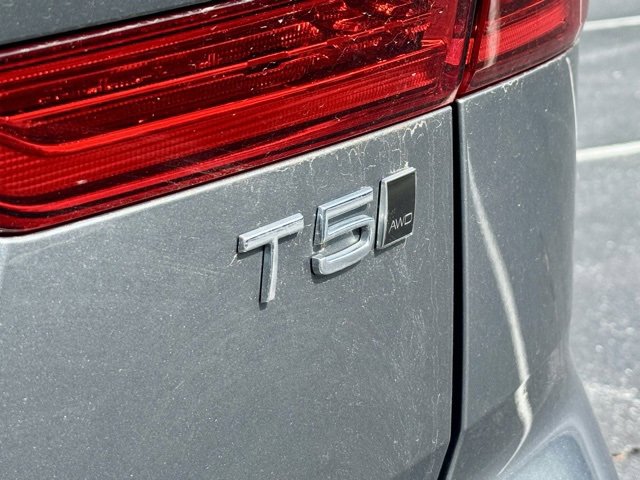 Used 2020 Volvo XC60 T5 Momentum w/ Protection Package Premier image 16