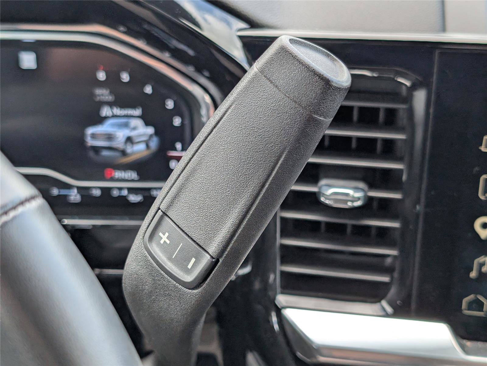 Used 2023 GMC Sierra 1500 Elevation image 25