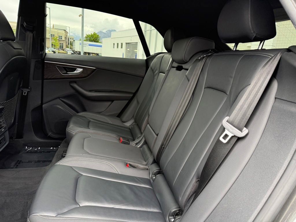 Used 2021 Audi Q8 Premium w/ Black Optic Package AWD/4WD image 17
