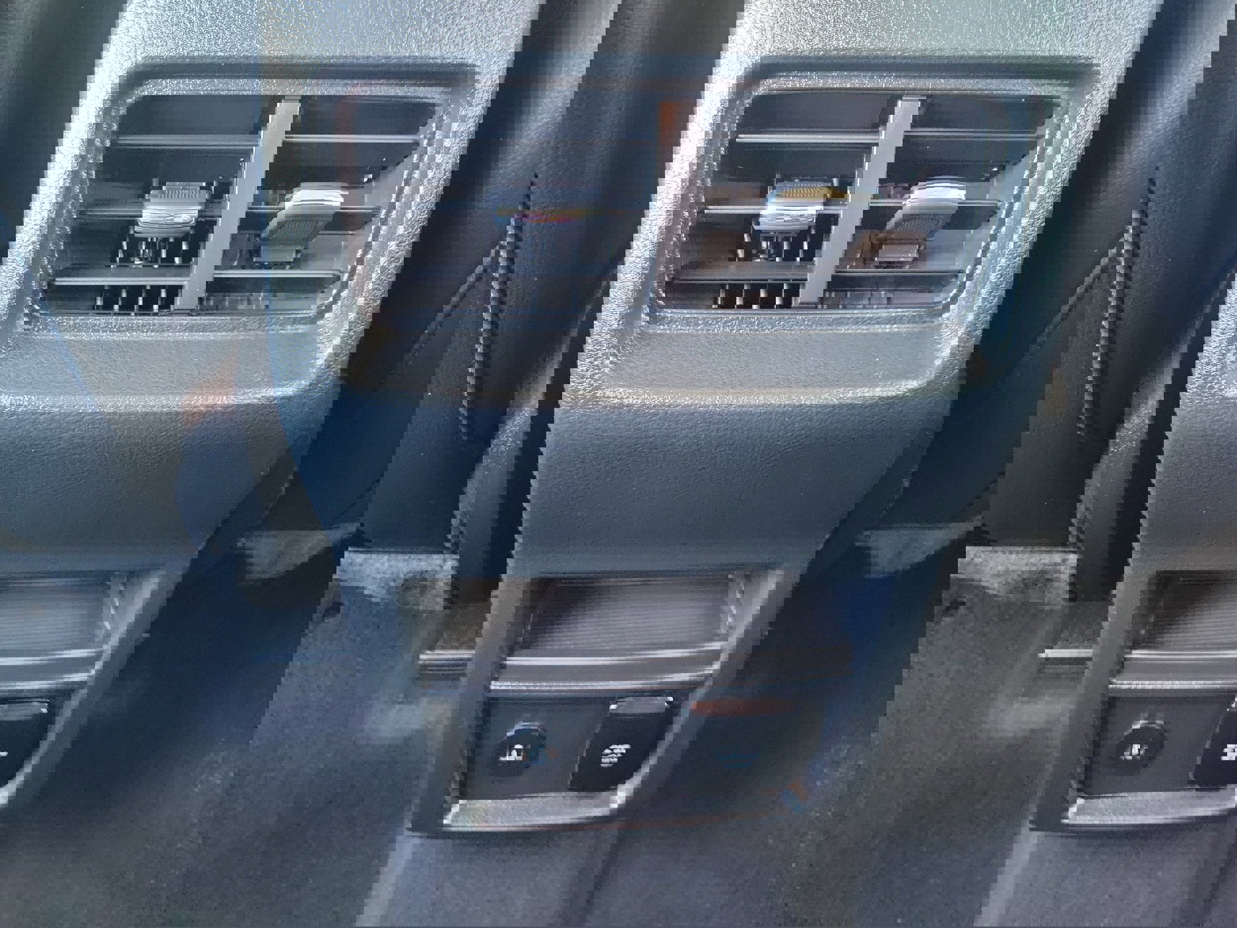 Used 2024 Ford Edge SEL w/ Convenience Package image 13