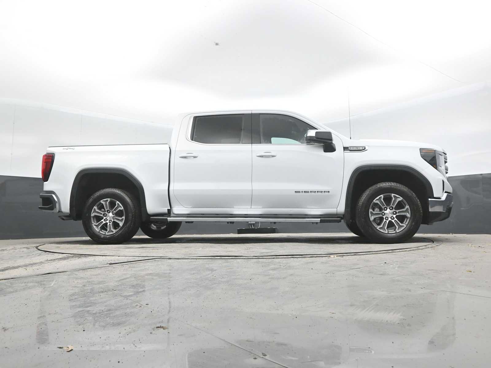 New 2026 GMC Sierra 1500 SLE w/ Preferred Package AWD/4WD image 45