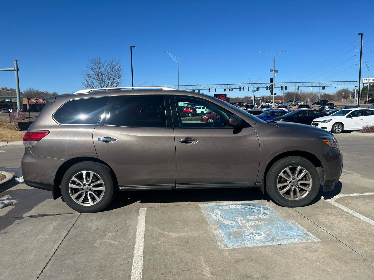 Used 2013 Nissan Pathfinder SV image 5