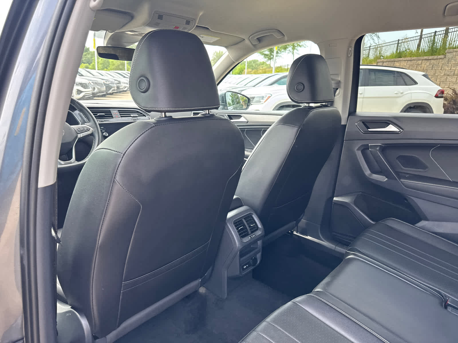 Certified 2024 Volkswagen Tiguan SE image 13